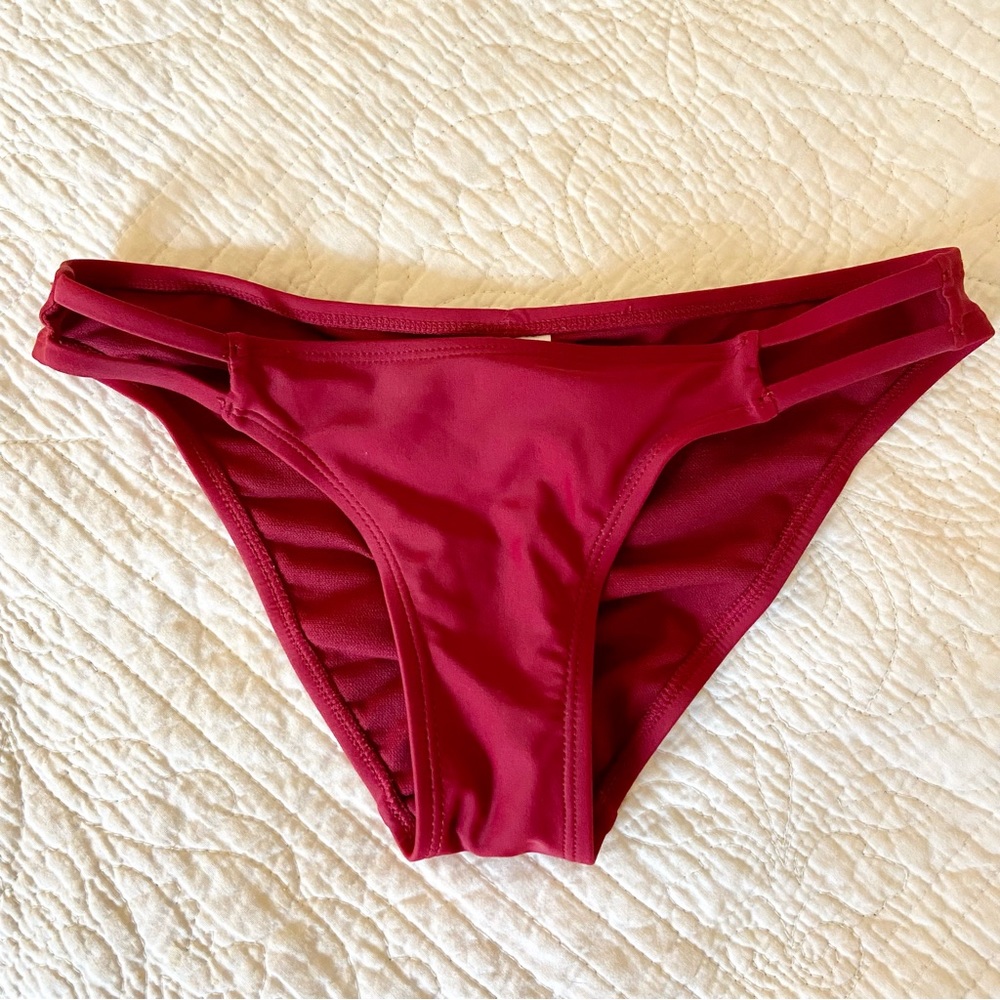 🍓FREE with Purchase🍓 Xhilaration Side Cut Cheeky Ruched Back Bikini Bottoms